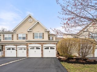 2933 Cottonwood Ln, Chester Springs, PA 19425