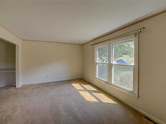 4th image of 1214 E 98th Ter