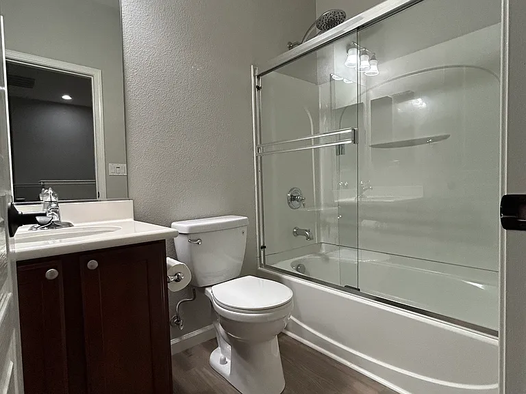 228 W Lucita Way — Photo 6