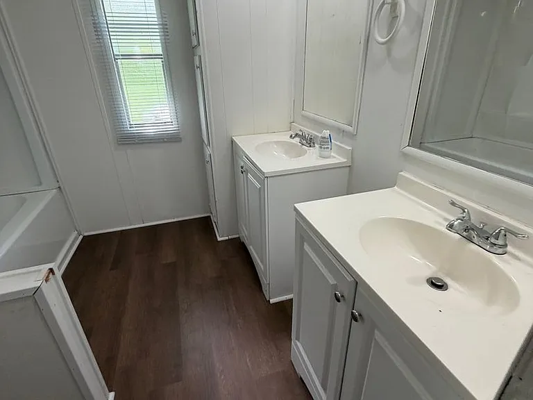 17249 Liberty Rd — Photo 2