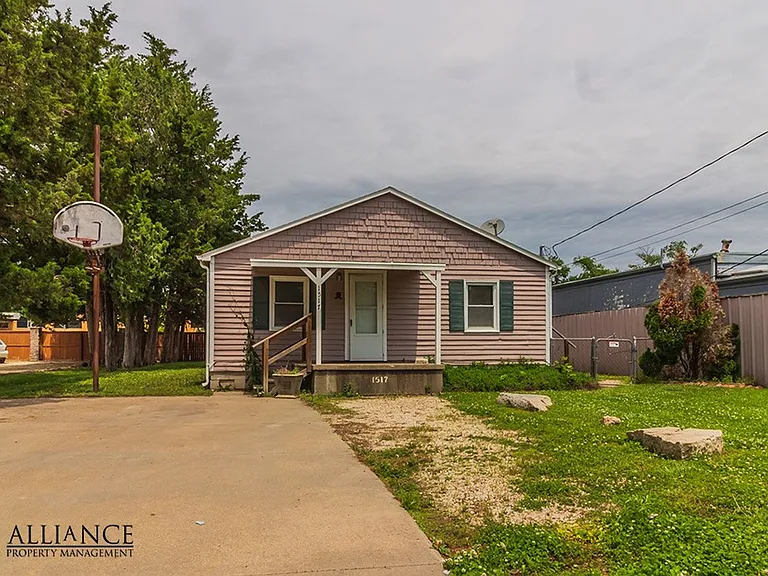 1517 Fair Ln — Photo 25