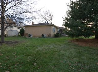 138 Lakewoods Ct, Bloomingdale, IL 60108