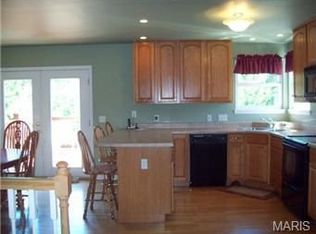 2208 Ashton Hills Ct, Washington, MO 63090