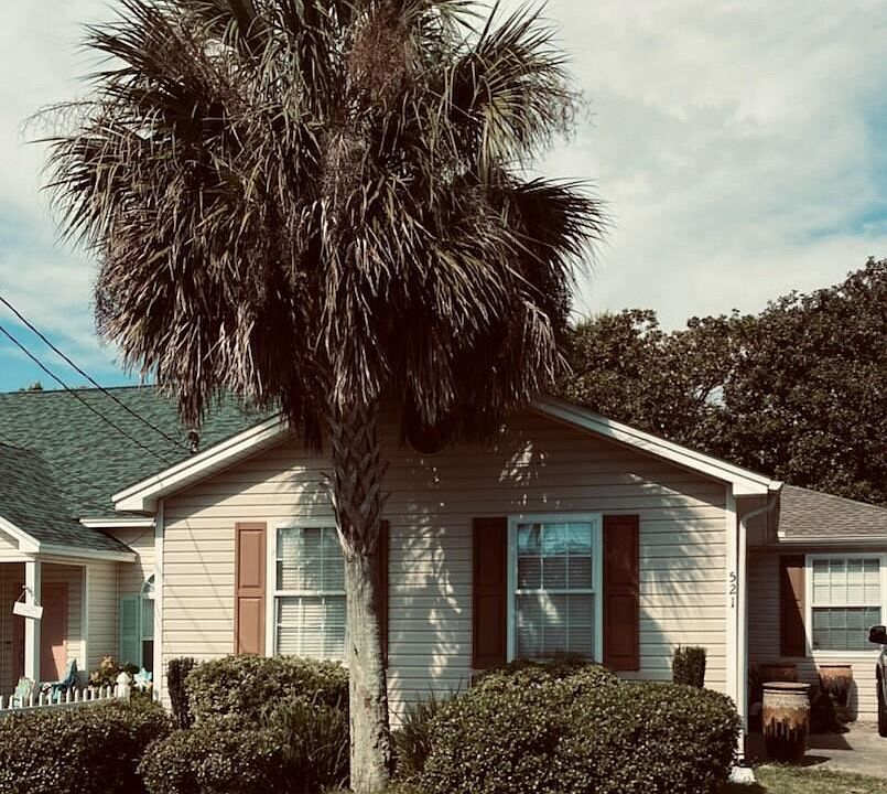 1st image of 521 Camelia St