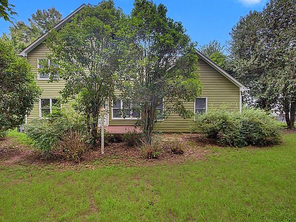 3rd image of 102 Powder Mill Ct