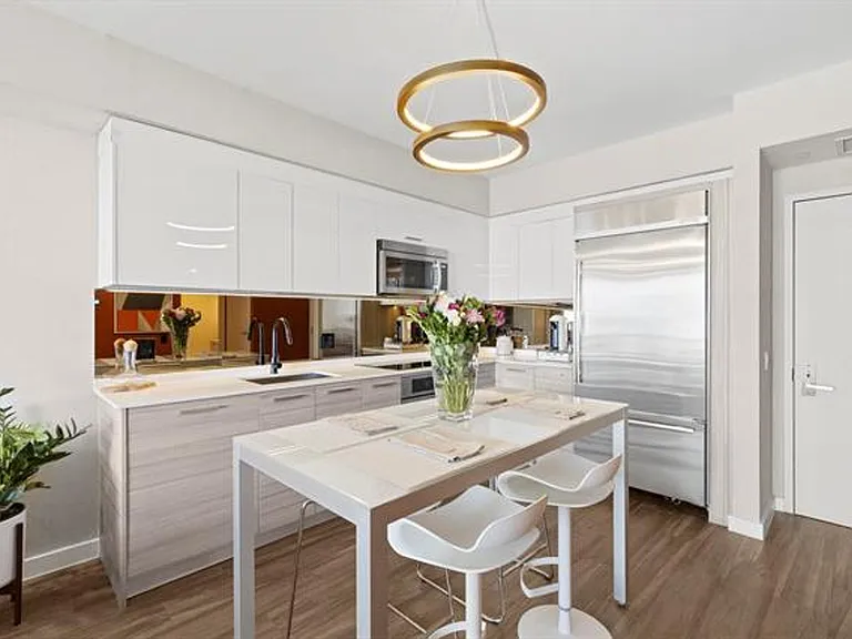1300 Brickell Bay Dr #2105 — Photo 6