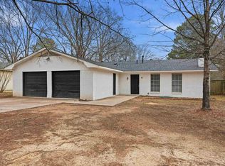 8 Susan Ln, Conway, AR 72032
