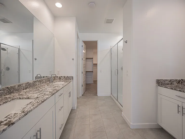 4607 S 111th Dr — Photo 14