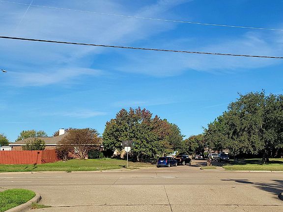5th image of 3200 Riverview Dr