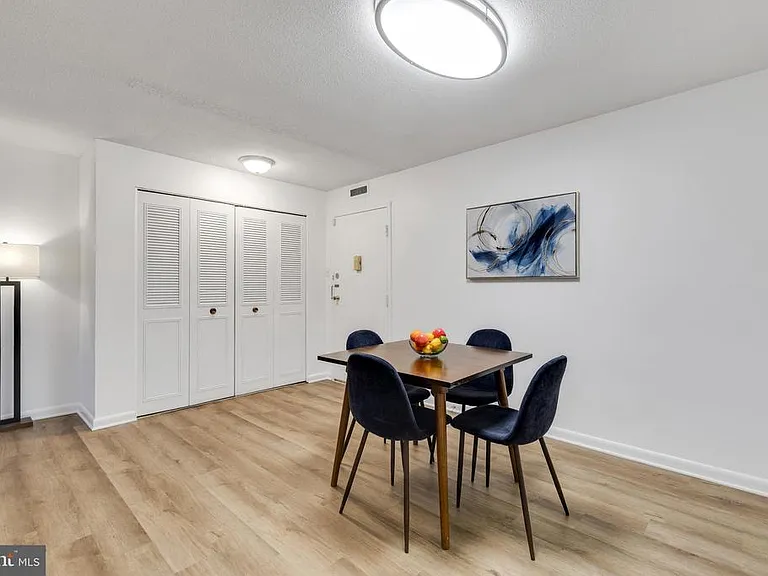 2030 N Adams St #303 — Photo 9