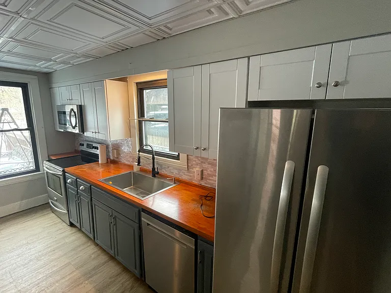 408 Washington St — Photo 17
