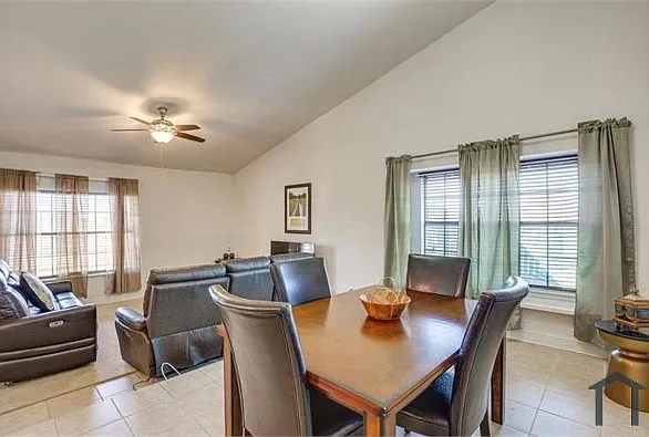 4701 Bayport Dr — Photo 7