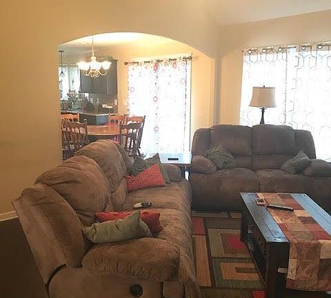 3rd image of 1834 Camelot Dr
