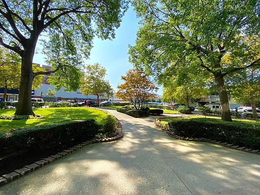 Sold by MJR Real Estate | media 9