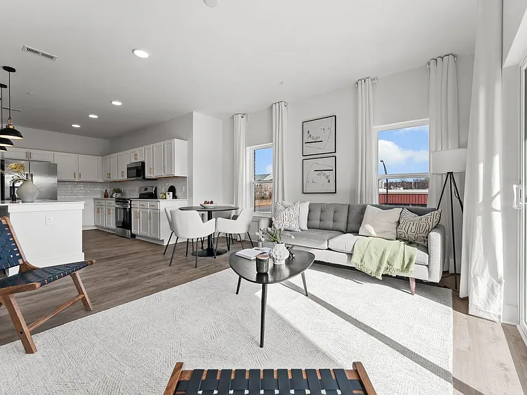 175 W Black St #201 — Photo 18