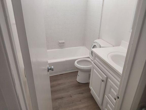 3rd image of 9214 San Luis Ave APT G