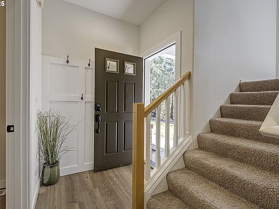 3rd image of 1728 NE Glen Ellen Dr