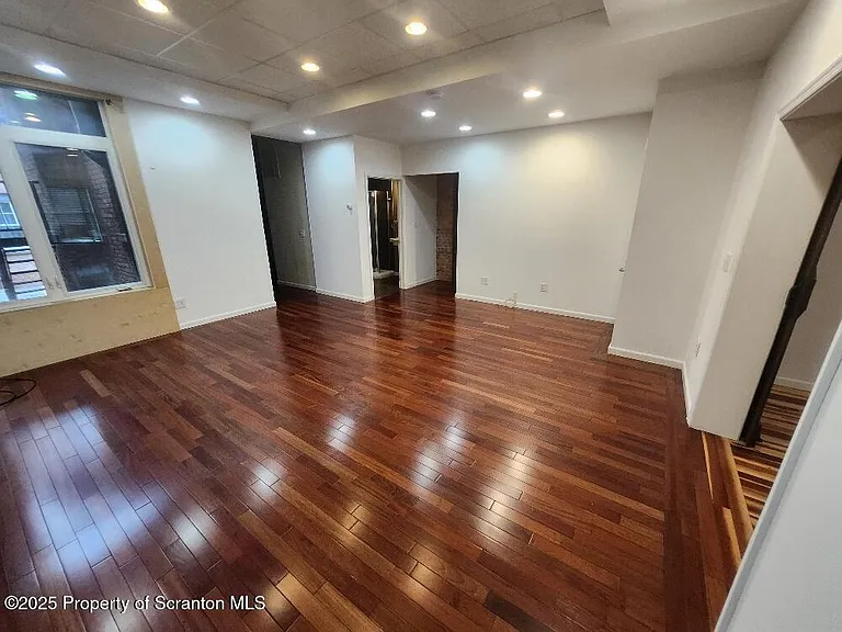98 N Franklin St #1 — Photo 8