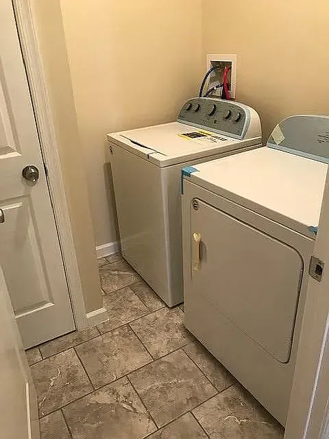 3 bed, 2.5 bath, 1864 sqft, $2,700 — Photo 4