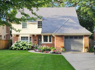 2121 Fir St, Glenview, IL 60025