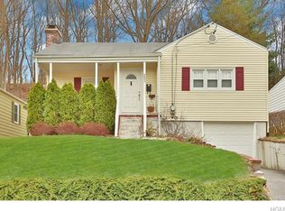 221 Orchard St, White Plains, NY 10604