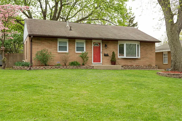 1106 Grant Pl photo 1