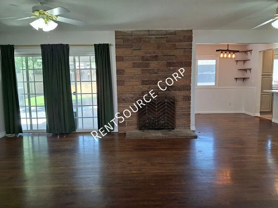 3 Bedroom 2 Bathroom Home For Rent In San Fernando Valley — Photo 2