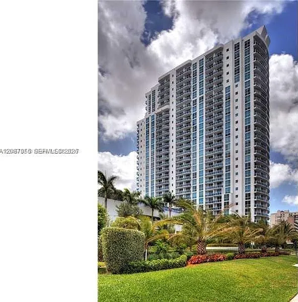 1945 S Ocean Dr — Photo 3