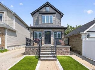 9451 226th St, Floral Park, NY 11001