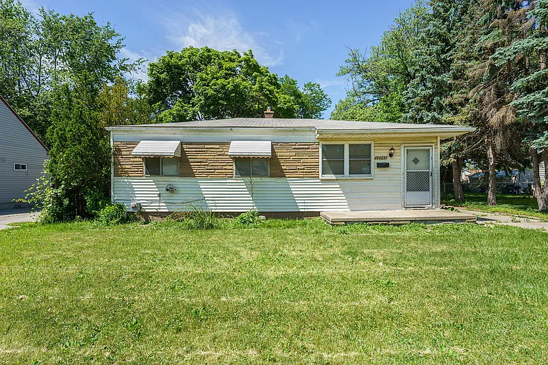 12743 Couwlier Ave photo 1