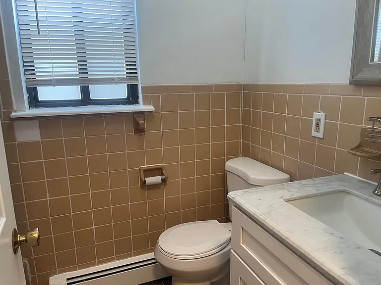 242 Commercial Ave #1 — Photo 7