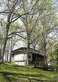 1st image of 462 Lakeview Dr