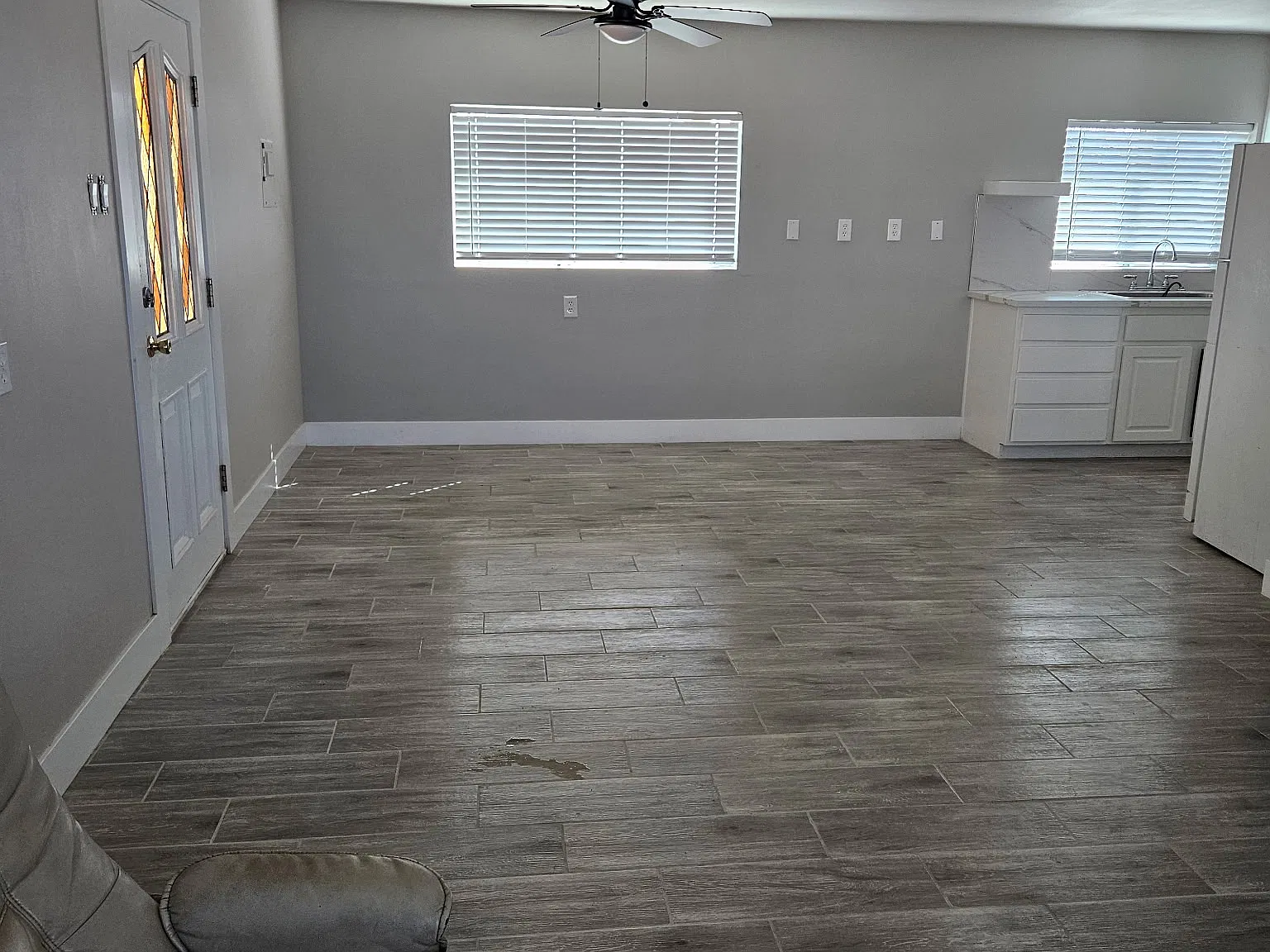 2 bed, 914 sqft, $1,600 — Photo 2