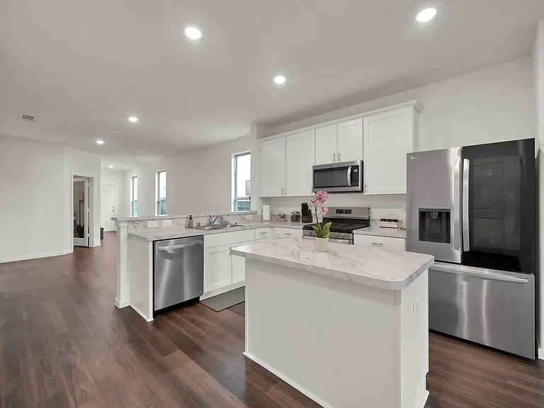 16435 Big Hickory Dr — Photo 12