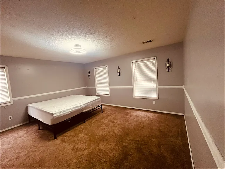 816 Summit St — Photo 5