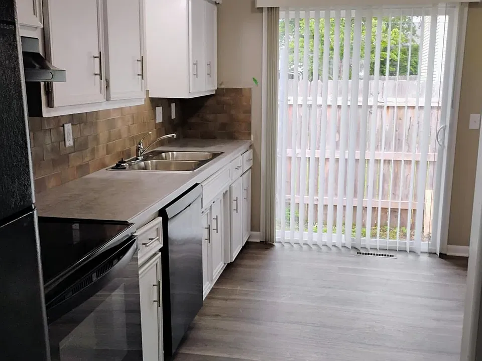 1512-1514 S Saint Francis St