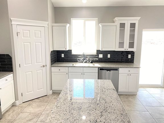 5th image of 152 Bellwood Dr
