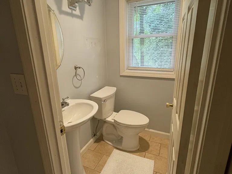 43 Frost Rd #B — Photo 3