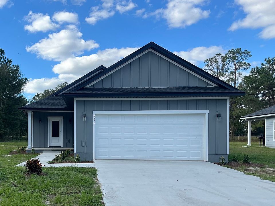 1st image of 226 SW Cherry Blossom Way
