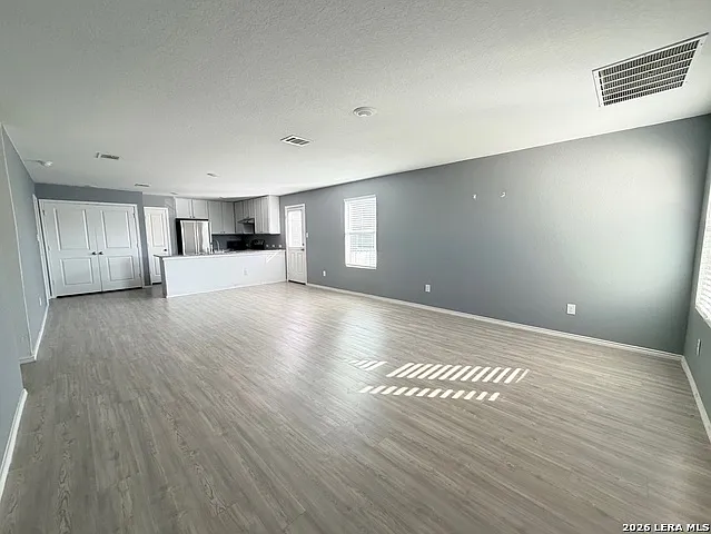 7010 Solar Rdg — Photo 5