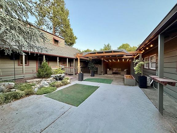 3rd image of 882 NE 7th St