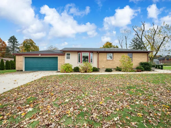 1229 Miners Rd, Saint Joseph, MI 49085