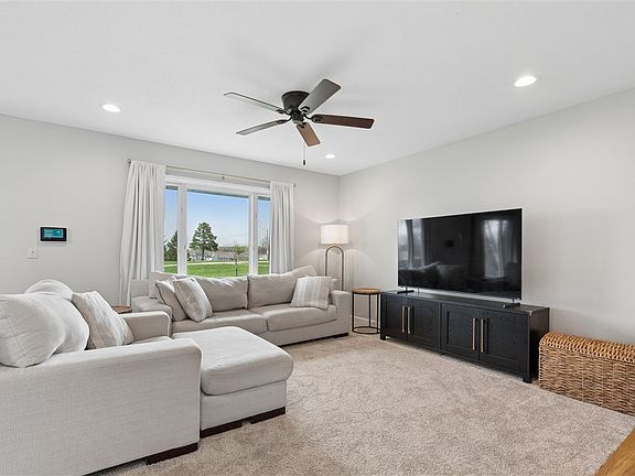 4th image of 6016 Sharon Ln NW