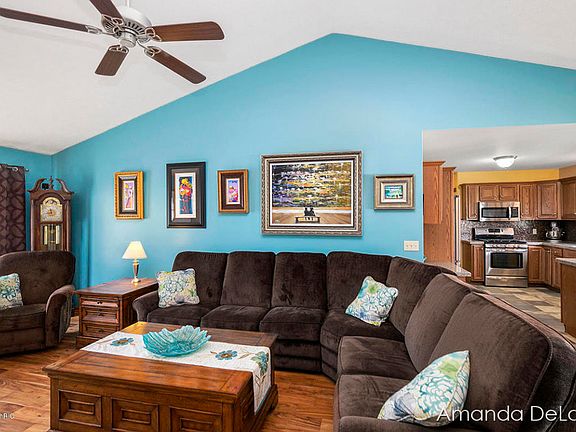 5th image of 7483 Russell Dr