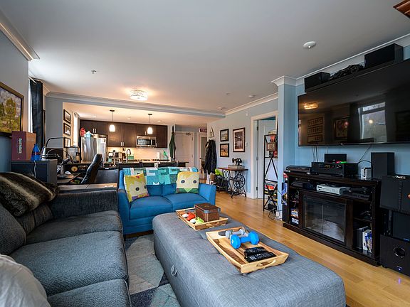 3rd image of 5599 14b Ave #206