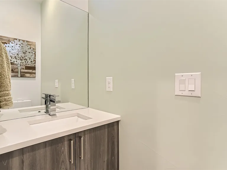 1608 Irving St #4 — Photo 16