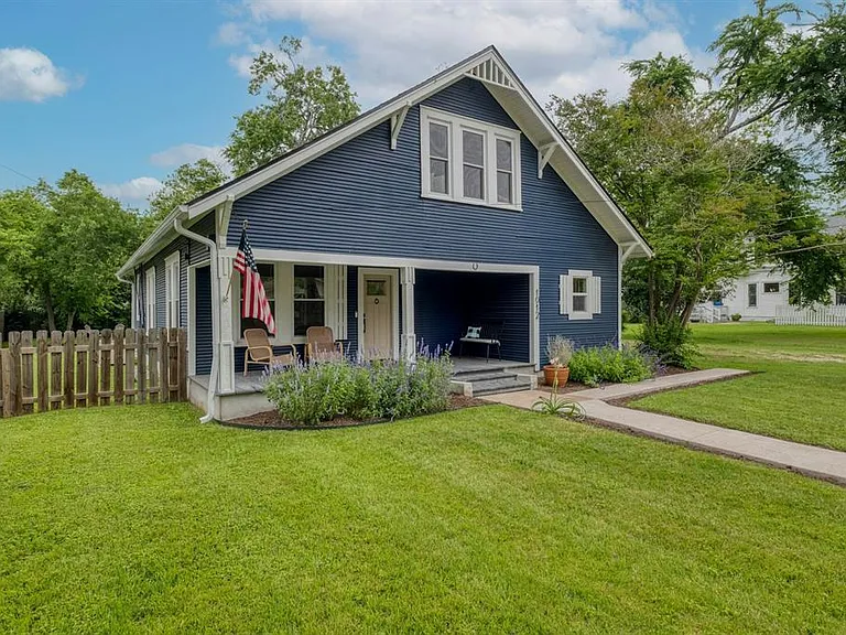 1012 Speegle St — Photo 4