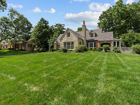 5th image of 1645 E Meadowmere Street