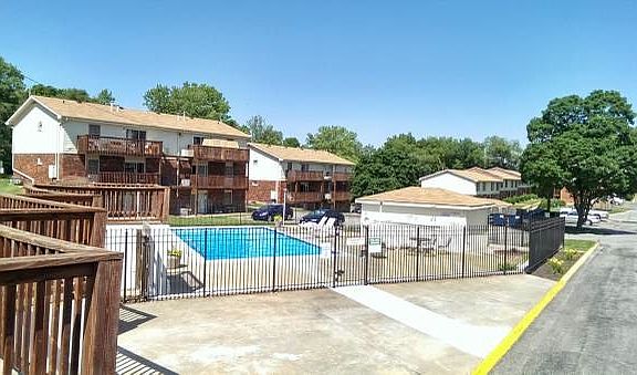 Village Square pool & View