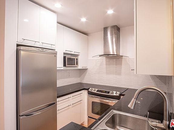 2nd image of 256 S La Fayette Park Pl APT 304